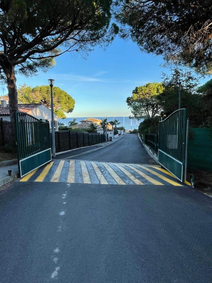 Appartement Vue Mer Avec Balcon Sainte-Maxime Exterior photo